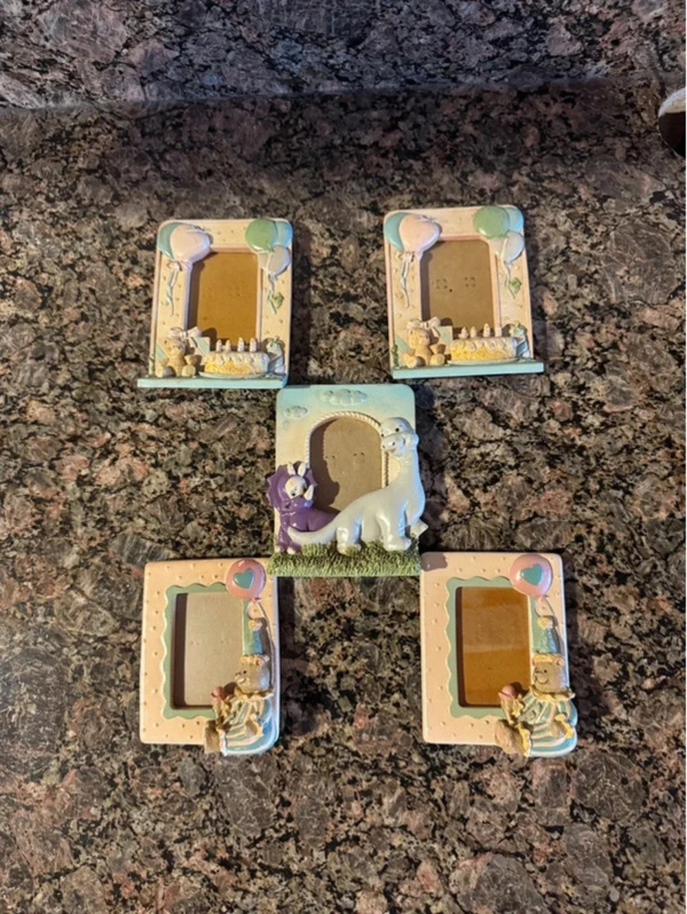 Adorable set of 5 small vintage picture frames
